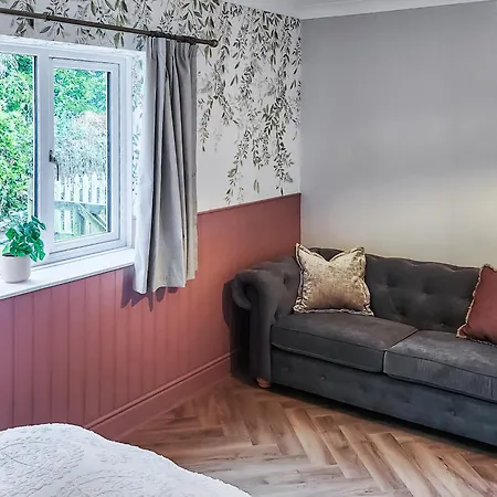 Silent Springs * Nawton